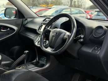 Toyota RAV4 2.2 D-CAT SR Auto 4WD Euro 5 5dr