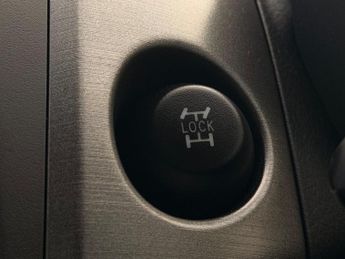 Toyota RAV4 2.2 D-CAT SR Auto 4WD Euro 5 5dr