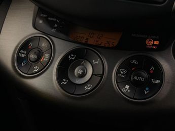 Toyota RAV4 2.2 D-CAT SR Auto 4WD Euro 5 5dr