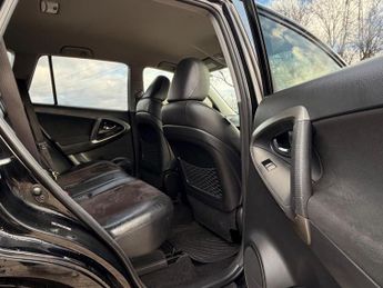 Toyota RAV4 2.2 D-CAT SR Auto 4WD Euro 5 5dr