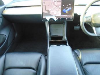 Tesla Model 3 Standard Range Plus Auto RWD 4dr