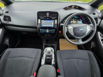 Nissan Leaf 24kWh Acenta+ Hatchback 5dr Electric Auto (107 bhp)