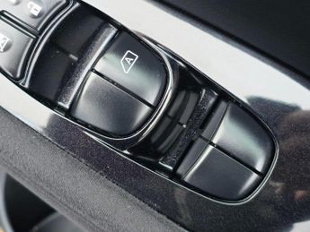 Nissan Leaf 24kWh Acenta+ Hatchback 5dr Electric Auto (107 bhp)