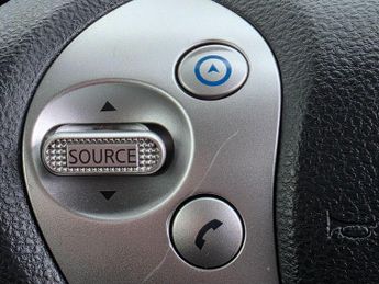 Nissan Leaf 24kWh Acenta+ Hatchback 5dr Electric Auto (107 bhp)