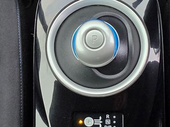 Nissan Leaf 24kWh Acenta+ Hatchback 5dr Electric Auto (107 bhp)