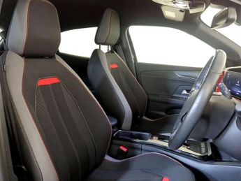 Vauxhall Mokka Electric 50kWh SRi Premium SUV 5dr Electric Auto (136 ps)