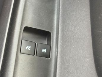 Vauxhall Viva 1.0i SL Euro 6 5dr