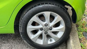 Vauxhall Viva 1.0i SL Euro 6 5dr