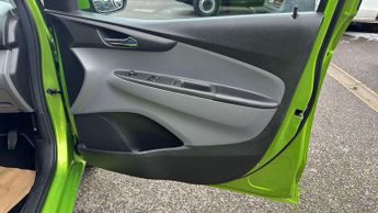 Vauxhall Viva 1.0i SL Euro 6 5dr