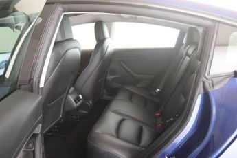 Tesla Model 3 Standard Range Plus Auto RWD 4dr