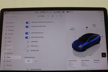Tesla Model 3 Standard Range Plus Auto RWD 4dr