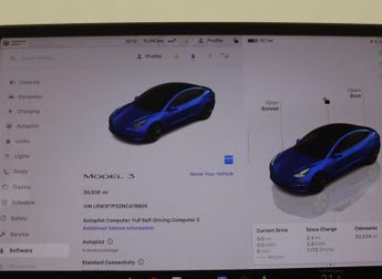 Tesla Model 3 Standard Range Plus Auto RWD 4dr