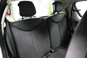 TOYOTA AYGO 1.0 VVT-i Platinum Hatchback 5dr Petrol Manual Euro 4 (67 bhp) M