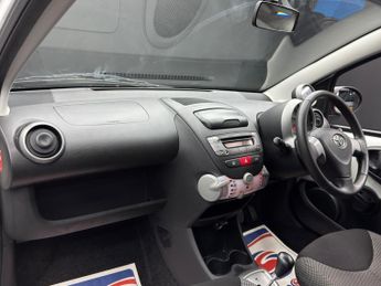Toyota AYGO 1.0 VVT-i Move MultiMode Euro 5 5dr