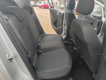 Vauxhall Corsa 1.4i ecoTEC Design Hatchback 5dr Petrol Auto Euro 6 (90 ps)