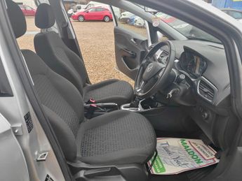 Vauxhall Corsa 1.4i ecoTEC Design Hatchback 5dr Petrol Auto Euro 6 (90 ps)