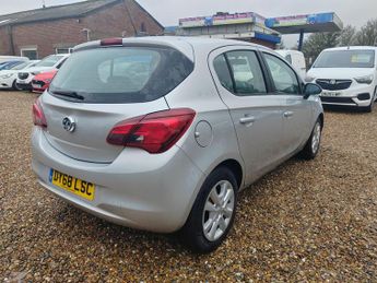 Vauxhall Corsa 1.4i ecoTEC Design Hatchback 5dr Petrol Auto Euro 6 (90 ps)