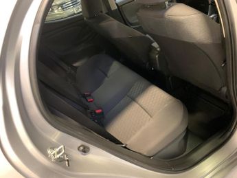 Toyota Yaris 1.5 VVT-h Design E-CVT Euro 6 (s/s) 5dr