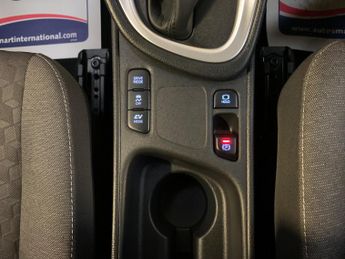 Toyota Yaris 1.5 VVT-h Design E-CVT Euro 6 (s/s) 5dr