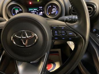 Toyota Yaris 1.5 VVT-h Design E-CVT Euro 6 (s/s) 5dr