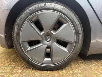 Tesla Model 3 (Dual Motor) Long Range Auto 4WDE 4dr