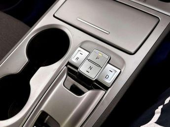 Hyundai KONA 64kWh Premium SUV 5dr Electric Auto (10.5kW Charger) (204 ps)