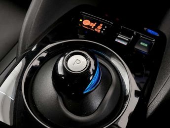 Nissan Leaf 39kWh Tekna Hatchback 5dr Electric Auto (150 ps)