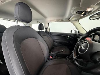 MINI Hatch 1.5 Cooper Auto Euro 6 (s/s) 3dr