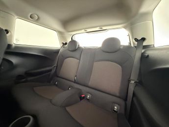 MINI Hatch 1.5 Cooper Auto Euro 6 (s/s) 3dr
