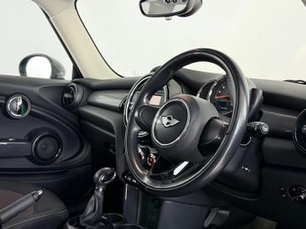 MINI Hatch 1.5 Cooper Auto Euro 6 (s/s) 3dr