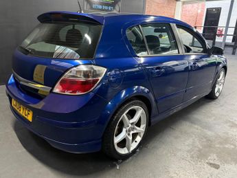 Vauxhall Astra 1.9 CDTi 16v SRi 5dr