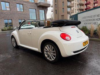 Volkswagen Beetle 2.0 S Cabriolet Auto Euro 4 2dr