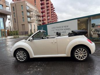 Volkswagen Beetle 2.0 S Cabriolet Auto Euro 4 2dr