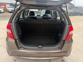 Honda Jazz 1.4 i-VTEC ES Hatchback 5dr Petrol CVT Euro 5 (99 ps)