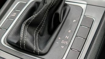 Volkswagen Golf 1.2 TSI BlueMotion Tech S Hatchback 5dr Petrol DSG Euro 5 (s/s) 