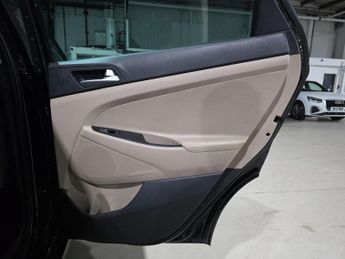 Hyundai TUCSON 1.7 CRDi Blue Drive Premium DCT Euro 6 (s/s) 5dr