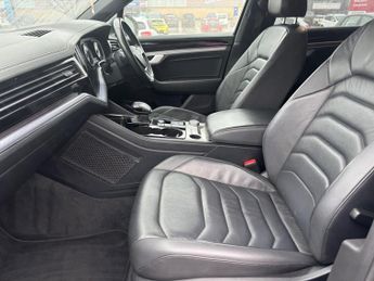 Volkswagen Touareg 3.0 TDI V6 R-Line SUV 5dr Diesel Tiptronic 4Motion Euro 6 (s/s) 