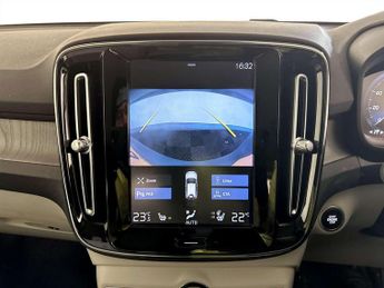 Volvo XC40 1.5h T5 Twin Engine Recharge 10.7kWh Inscription Pro SUV 5dr Pet