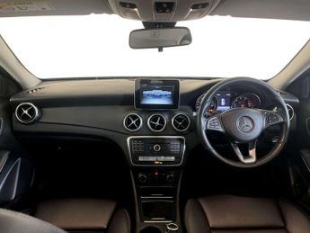 Mercedes-Benz GLA 1.6 GLA200 SE (Executive) SUV 5dr Petrol 7G-DCT Euro 6 (s/s) (15