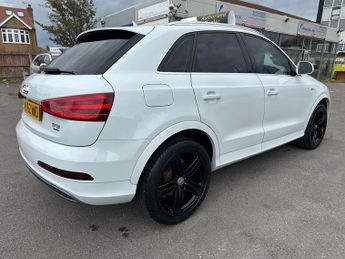 Audi Q3 2.0 TFSI S line SUV 5dr Petrol S Tronic quattro Euro 5 (s/s) (21