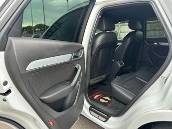 Audi Q3 2.0 TFSI S line SUV 5dr Petrol S Tronic quattro Euro 5 (s/s) (21
