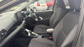 Toyota Yaris 1.5 VVT-h Design E-CVT Euro 6 (s/s) 5dr