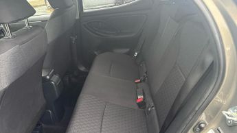 Toyota Yaris 1.5 VVT-h Design E-CVT Euro 6 (s/s) 5dr