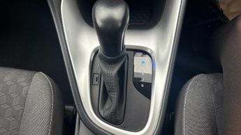Toyota Yaris 1.5 VVT-h Design E-CVT Euro 6 (s/s) 5dr