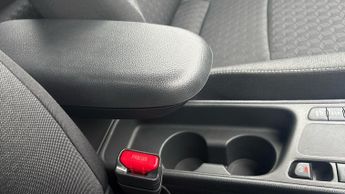 Toyota Yaris 1.5 VVT-h Design E-CVT Euro 6 (s/s) 5dr