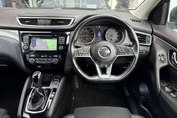 Nissan Qashqai 1.2 DIG-T N-Connecta [Glass Roof]