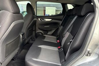 Nissan Qashqai 1.2 DIG-T N-Connecta [Glass Roof]