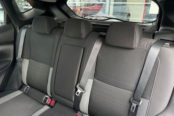 Nissan Qashqai 1.2 DIG-T N-Connecta [Glass Roof]