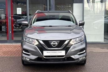 Nissan Qashqai 1.2 DIG-T N-Connecta [Glass Roof]