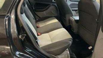 Ford Focus 1.6 Zetec 5dr